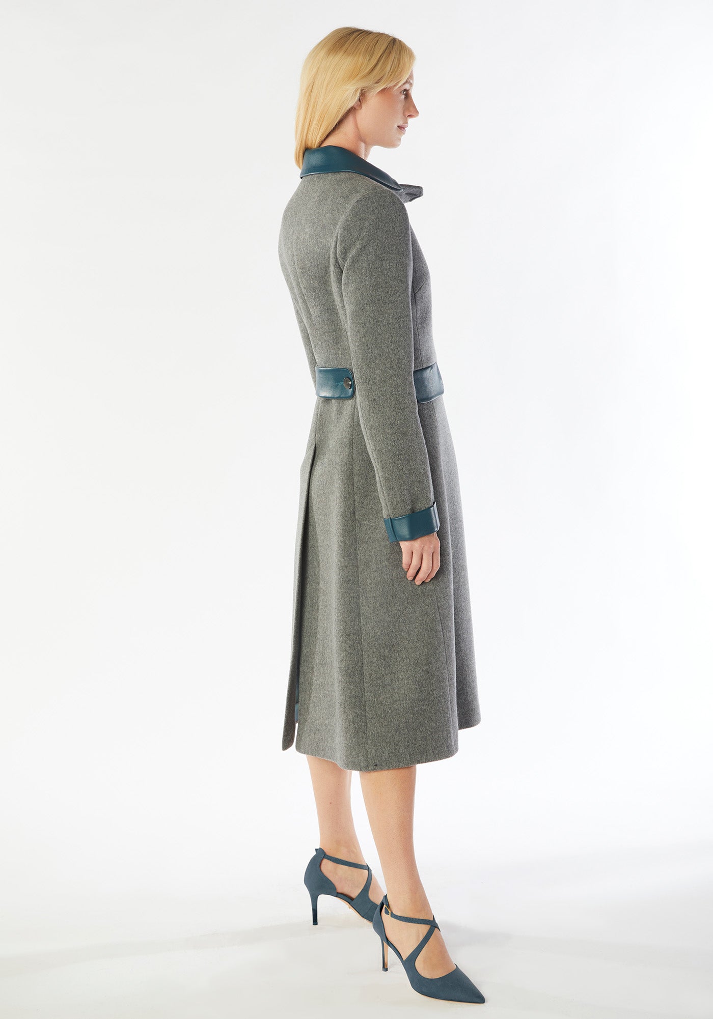 contrast coat graphite wool